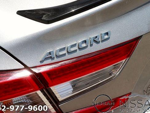 Used 2022 Honda Accord Sport image 9