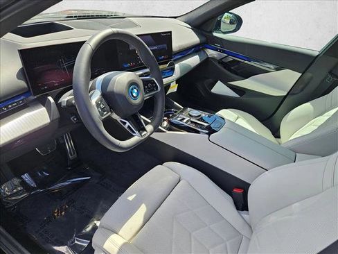 New 2026 BMW i5 eDrive40 w/ M Sport Package AWD/4WD image 3