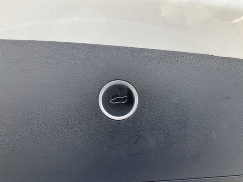 Used 2016 Tesla Model X 90D image 10