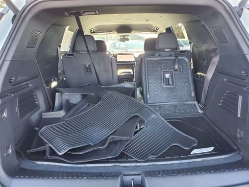 Certified 2024 Chevrolet Traverse LT w/ LPO, Floor Liner Package FWD image 12