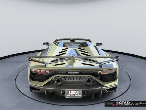 Used 2021 Lamborghini Aventador SVJ AWD/4WD image 8