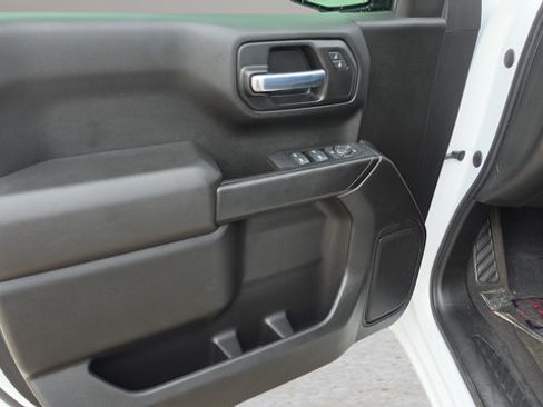 Used 2022 Chevrolet Silverado 1500 Custom w/ Safety Confidence Package AWD/4WD image 29