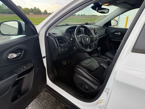 Used 2021 Jeep Cherokee Latitude Plus AWD/4WD image 7