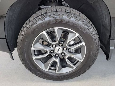 Used 2024 Chevrolet Silverado 1500 RST AWD/4WD image 36