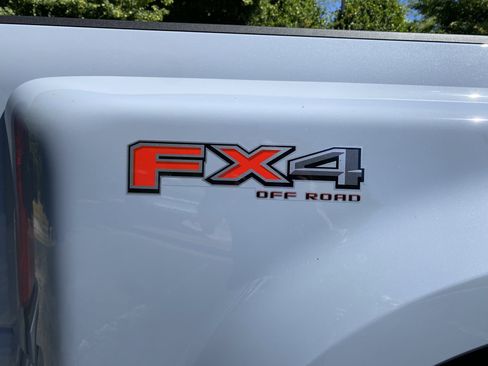Used 2025 Ford F450 Platinum w/ FX4 Off-Road Package AWD/4WD image 18