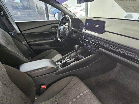 Used 2023 Honda Accord Sport image 12
