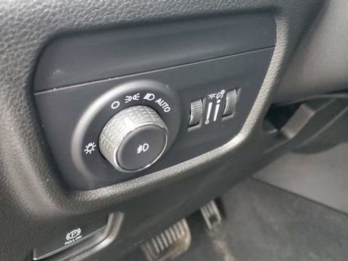 Certified 2023 Jeep Grand Cherokee Limited image 13