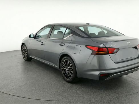 Used 2025 Nissan Altima 2.5 SV image 6