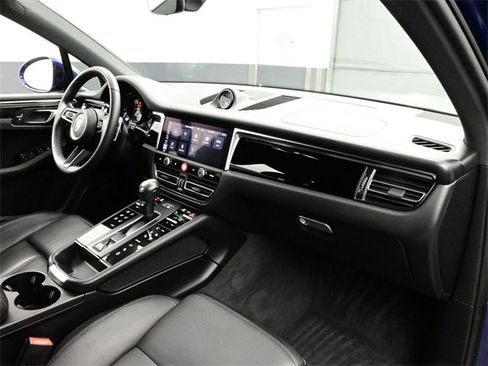 Certified 2023 Porsche Macan S image 19
