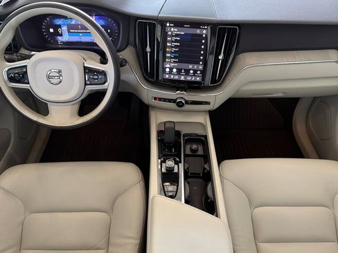 Used 2023 Volvo XC60 B5 Plus w/ Climate Package FWD image 12