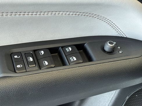 Used 2025 Jeep Compass Limited AWD/4WD image 13