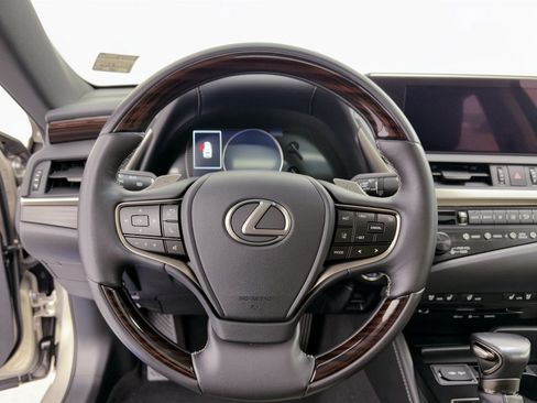 Used 2019 Lexus ES 300h w/ Premium Package FWD image 10