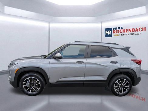 Used 2024 Chevrolet TrailBlazer LT w/ Driver Confidence Package FWD image 7