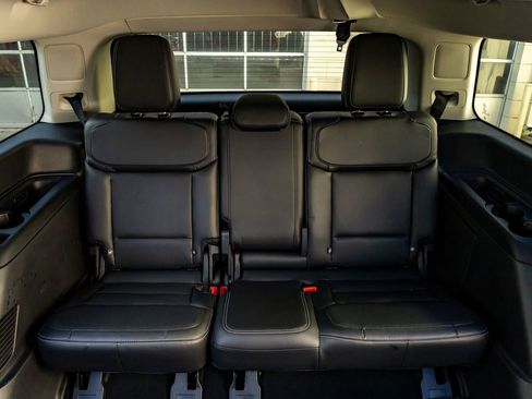 Used 2025 Ford Expedition Platinum w/ Driver's Package image 35