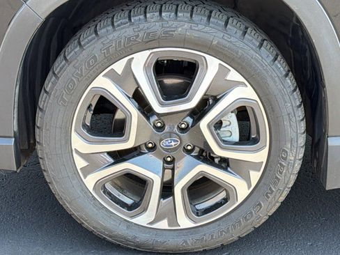 Used 2023 Subaru Ascent Limited w/ Technology Package AWD/4WD image 9
