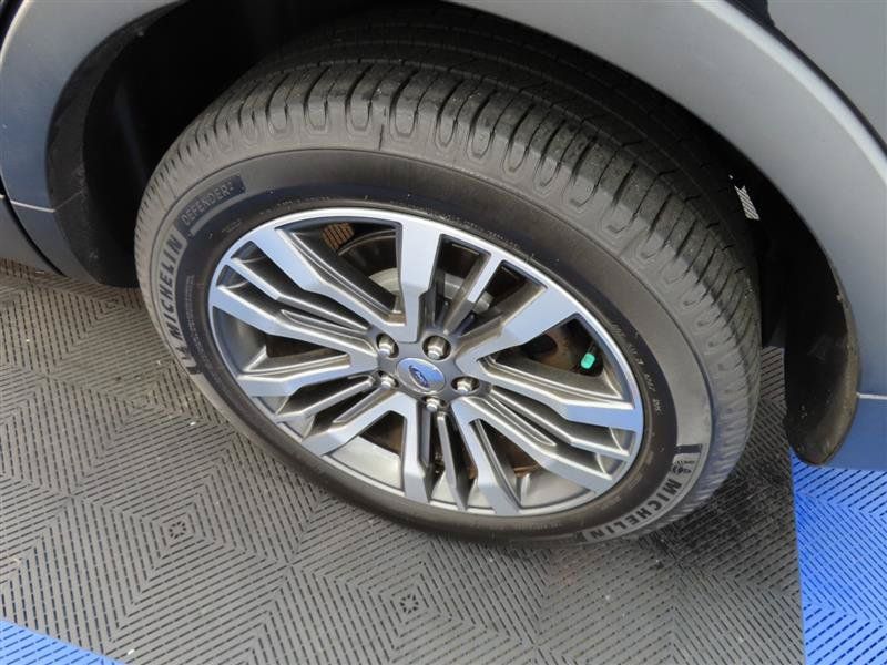Used 2019 Ford Explorer Platinum AWD/4WD image 9