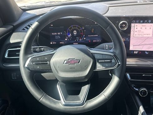 Used 2026 Chevrolet Traverse LT w/ Midnight/Sport Edition AWD/4WD image 16