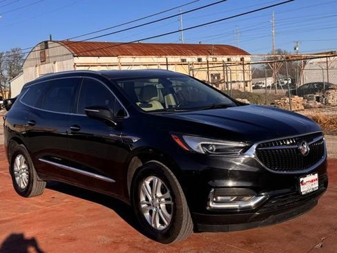 Used 2019 Buick Enclave Essence image 3