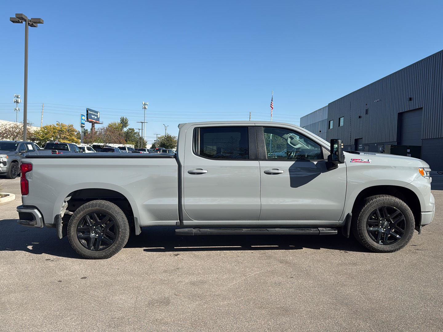 Used 2024 Chevrolet Silverado 1500 RST w/ Z71 Off-Road Package AWD/4WD image 2