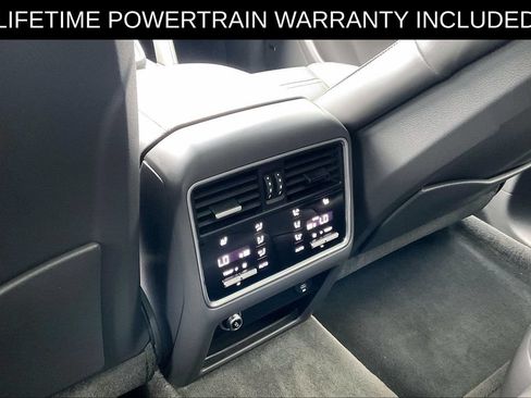 Used 2020 Porsche Cayenne AWD/4WD image 24