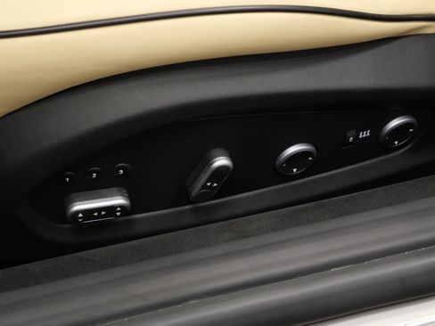 Used 2015 Ferrari California T RWD image 28