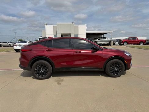 Used 2025 Buick Envista Sport Touring image 2