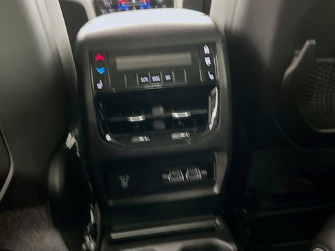 Used 2023 Jeep Grand Cherokee L Limited w/ Trailer Tow Group (B) RWD image 28