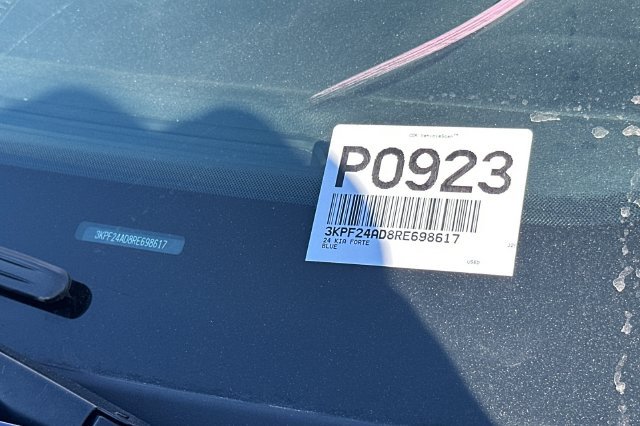 Used 2024 Kia Forte LXS w/ LXS Technology Package FWD image 16