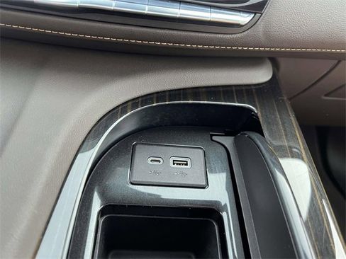 Certified 2022 Cadillac Escalade Premium Luxury image 33