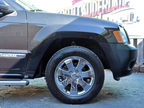 Used 2008 Jeep Grand Cherokee Overland w/ Mopar Chrome Edition Group AWD/4WD image 34