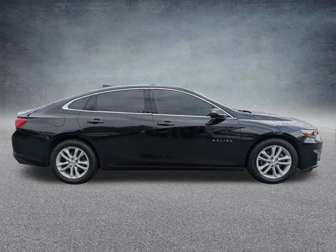Used 2018 Chevrolet Malibu LT FWD image 3