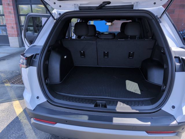 Used 2026 Chevrolet Equinox LT FWD image 21