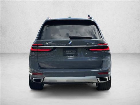 Used 2025 BMW X7 xDrive40i w/ Premium Package AWD/4WD image 6