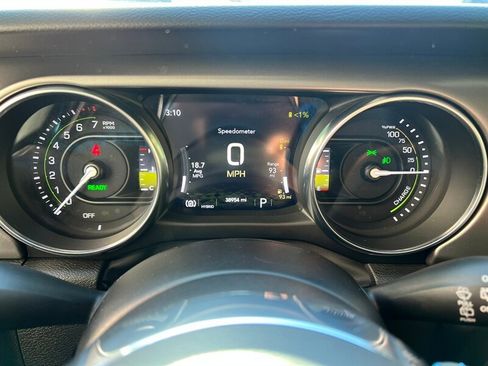 Used 2023 Jeep Wrangler Unlimited Rubicon 4xe image 34