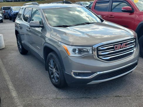 Used 2019 GMC Acadia SLT FWD image 2