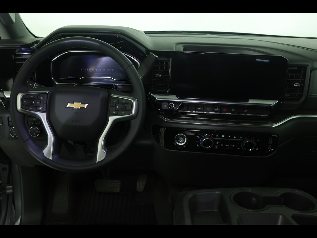 Used 2024 Chevrolet Silverado 1500 LT AWD/4WD image 17