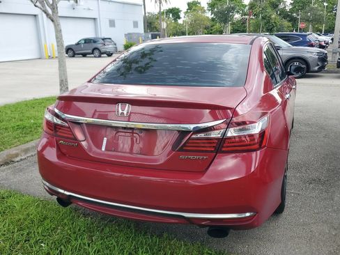 Used 2017 Honda Accord Sport image 9