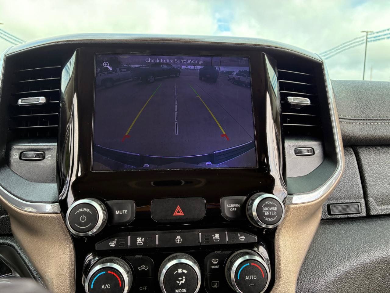 Used 2019 RAM 1500 Laramie AWD/4WD image 20