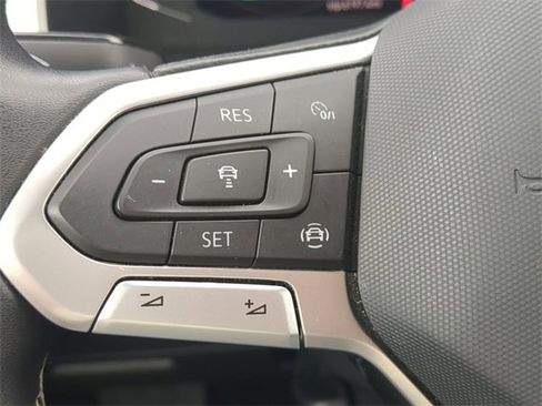 Used 2023 Volkswagen Atlas SE w/ Black Wheel Package image 23