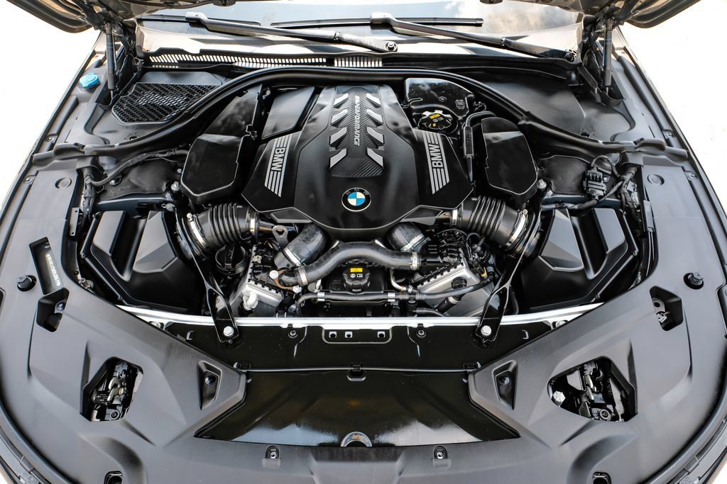 Used 2019 BMW M850i xDrive Coupe w/ Driving Assistance Package AWD/4WD image 37
