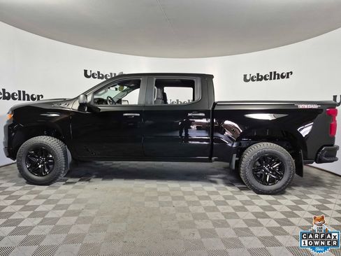 Used 2025 Chevrolet Silverado 1500 Custom Trail Boss w/ LPO, Dark Essentials Package image 4
