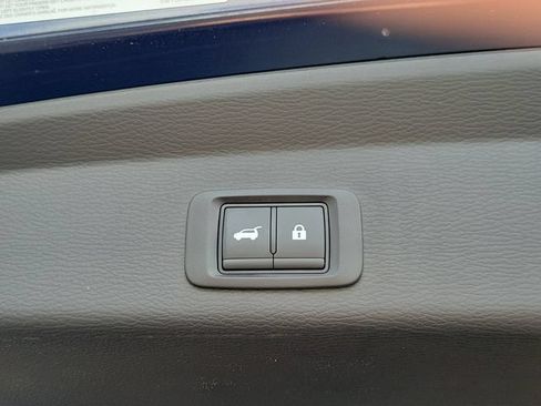 Used 2025 Mitsubishi Outlander SE FWD image 9