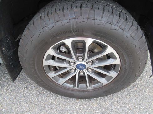 Used 2020 Ford F150 XLT w/ Equipment Group 302A Luxury AWD/4WD image 12