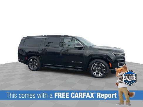 Used 2024 Jeep Wagoneer L Series III w/ Flexible Seating Group AWD/4WD image 2