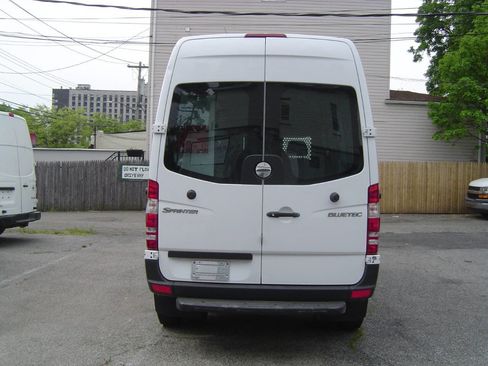 Used 2013 Freightliner Sprinter 3500 RWD image 5
