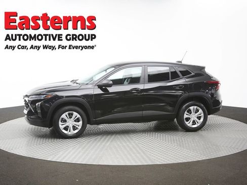 Used 2024 Chevrolet Trax LS FWD image 57