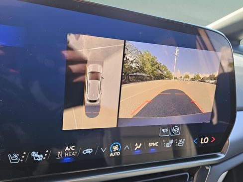 New 2025 Chevrolet Equinox EV RS image 21