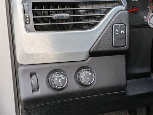 Used 2015 GMC Yukon SLE image 15