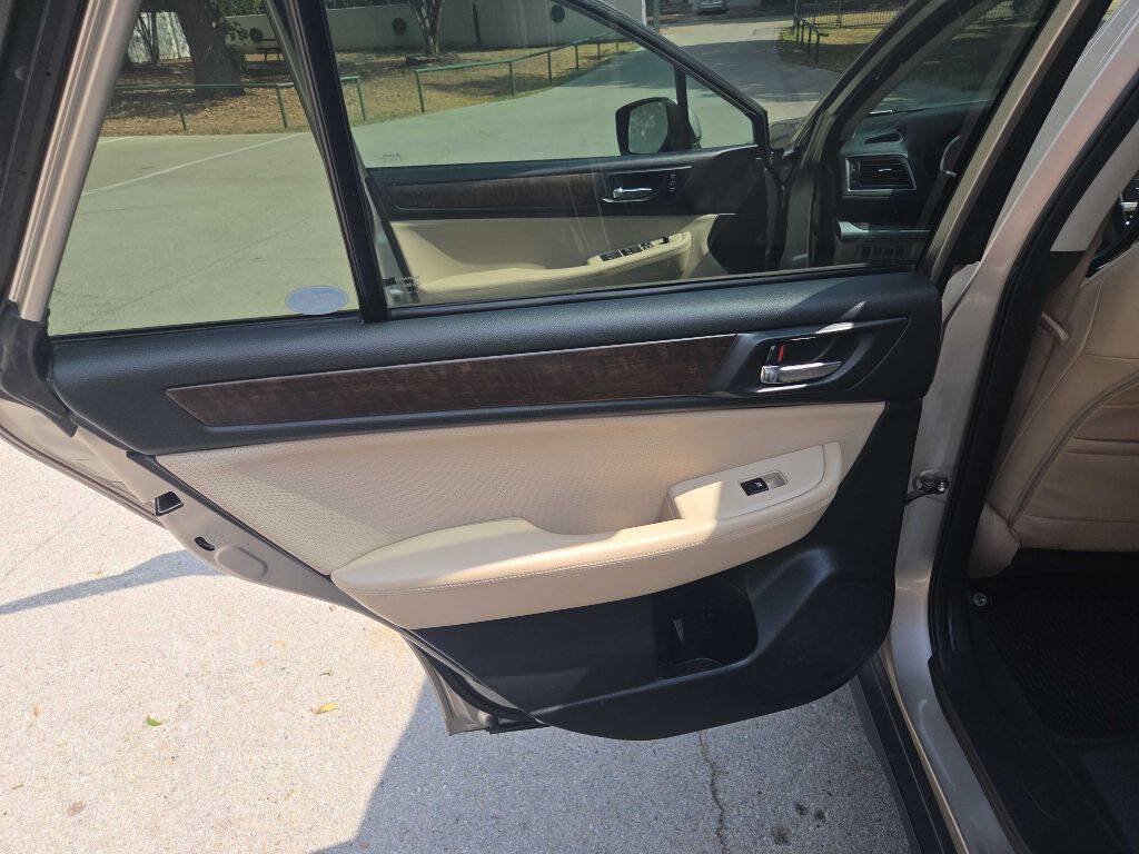 Used 2016 Subaru Outback 2.5i Limited AWD/4WD image 21