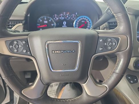 Used 2020 GMC Yukon Denali w/ Denali Premium Package AWD/4WD image 28